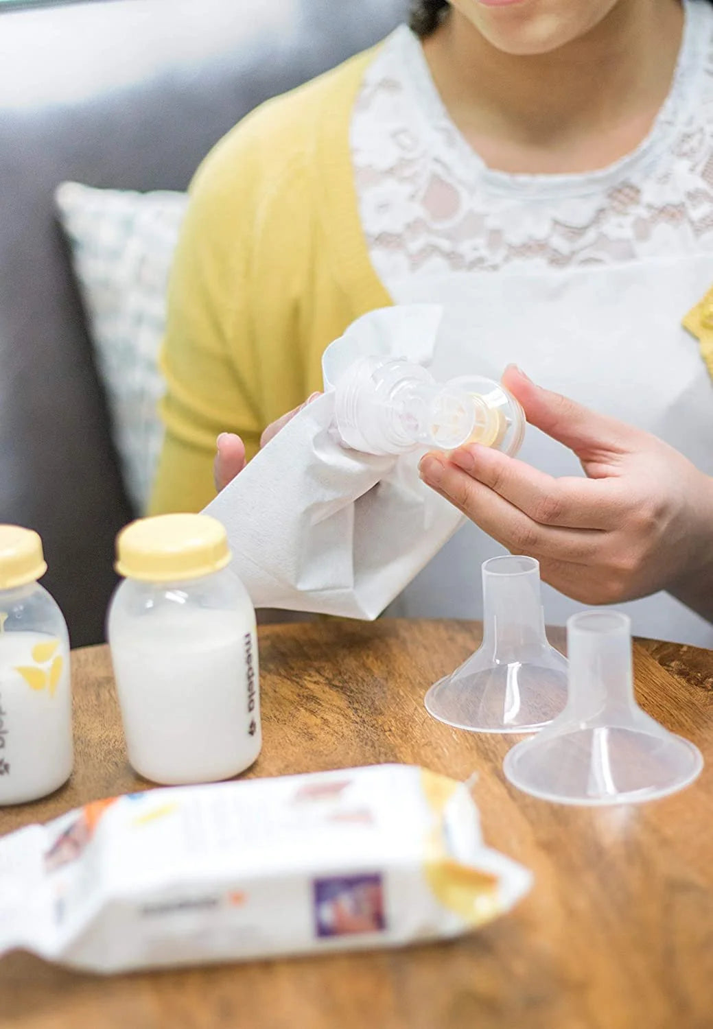 , Quick Clean Breast Pump and Accessory Wipes, Convenient Portable Clean..