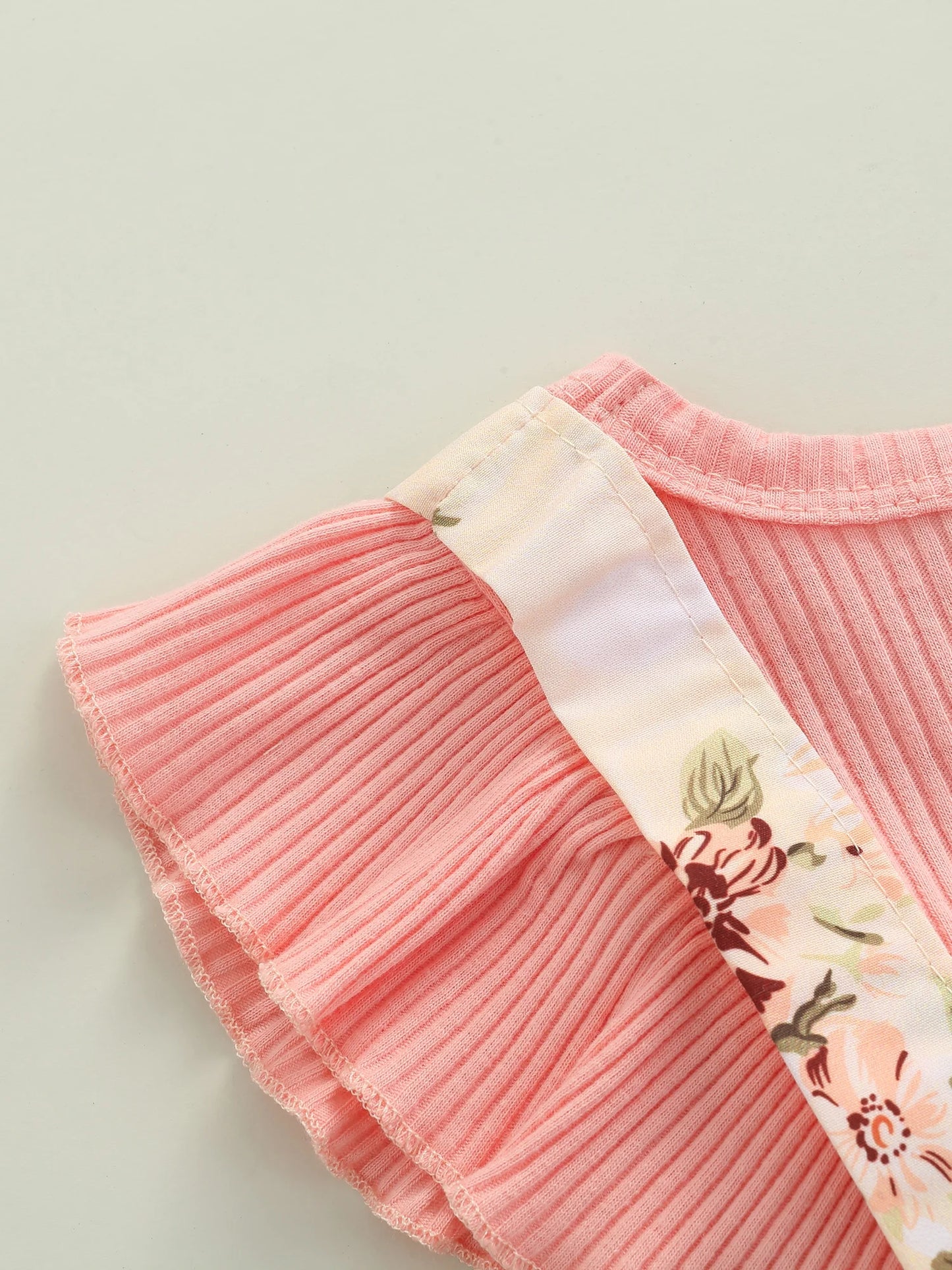 2PCS Infant Baby Girls Summer Romper Clothes Set 0 3 6 9 12 18 Months Pink Floral Printed Pattern Fly Sleeves Romper and Bow Knot Headdress