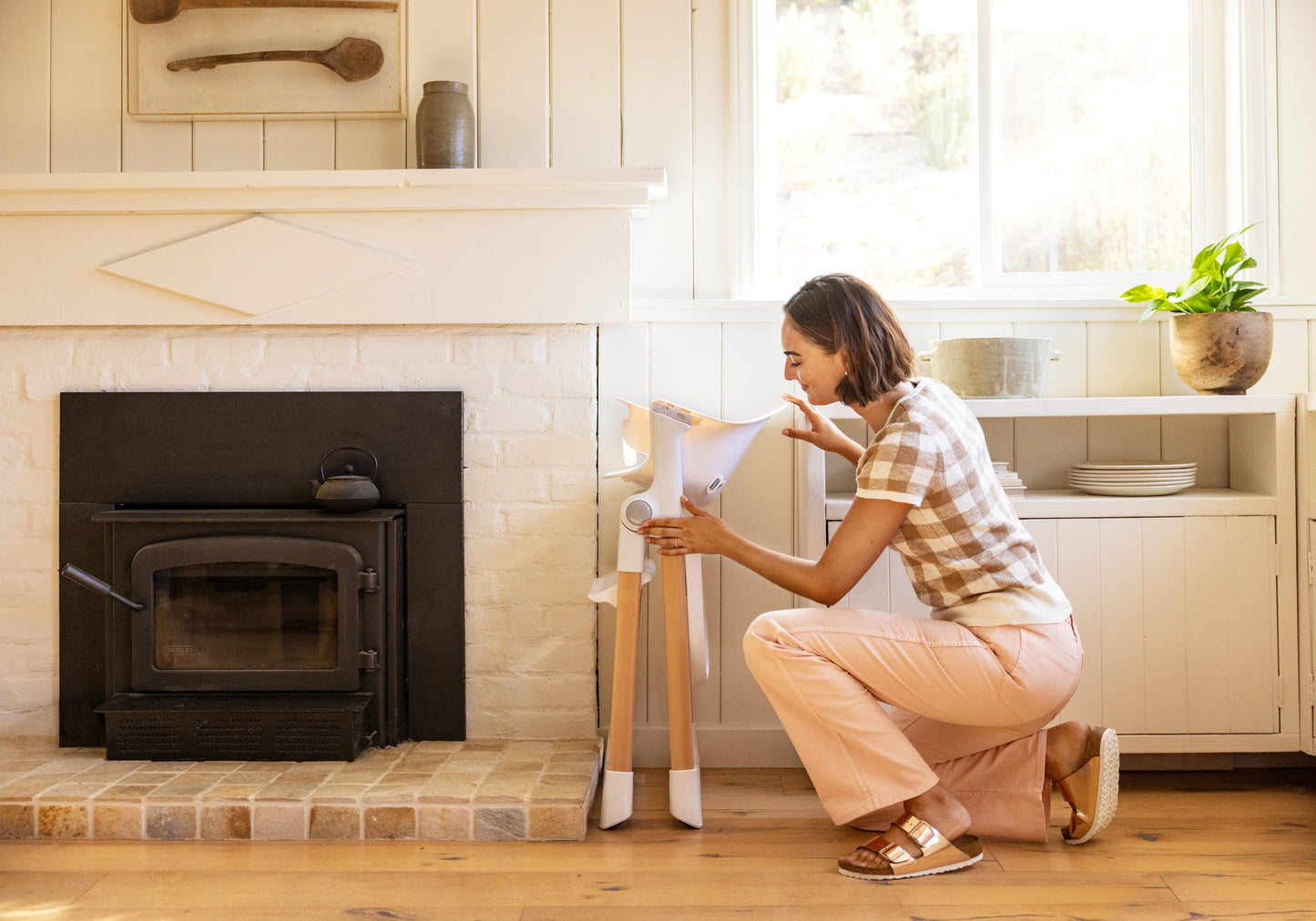 Munchkin® Float™ Easy Clean Foldable Infant and Toddler High Chair, White, Unisex