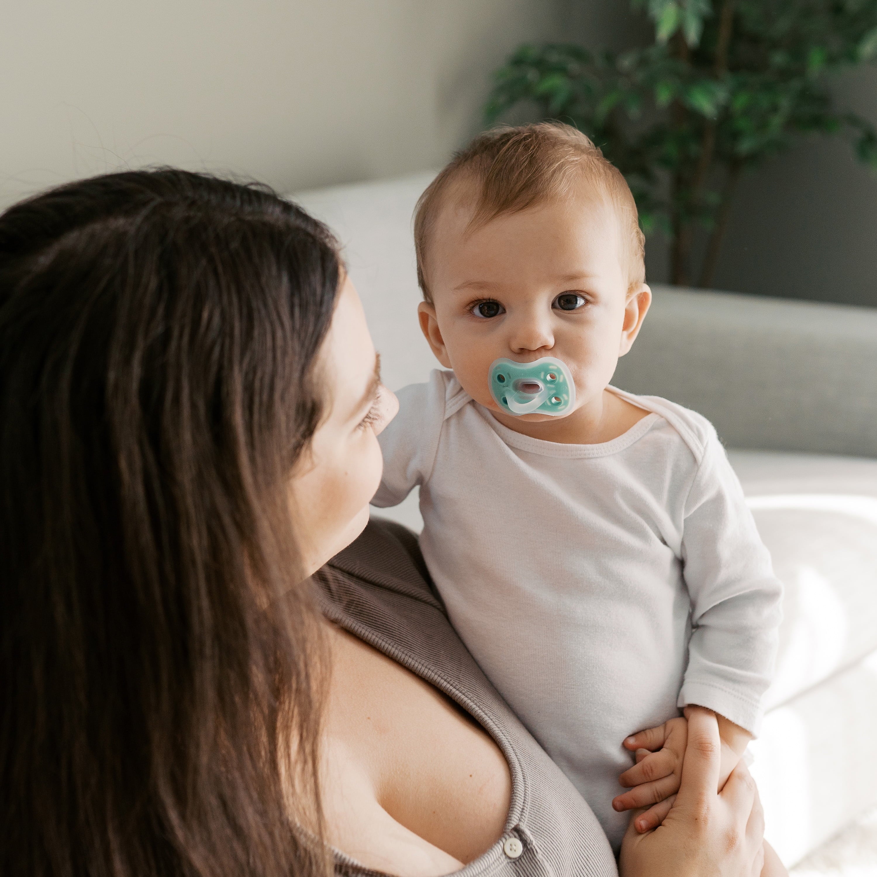 Advantage Lightweight One-Piece Silicone Baby Pacifier, Fully Symmetrical Soother, Neutral, 6-18M, BPA Free, 3 Pack