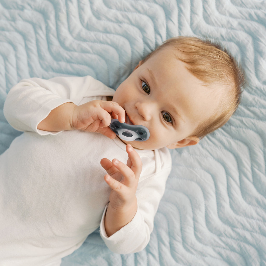 Advantage Lightweight One-Piece Silicone Baby Pacifier, Fully Symmetrical Soother, Neutral, 6-18M, BPA Free, 3 Pack