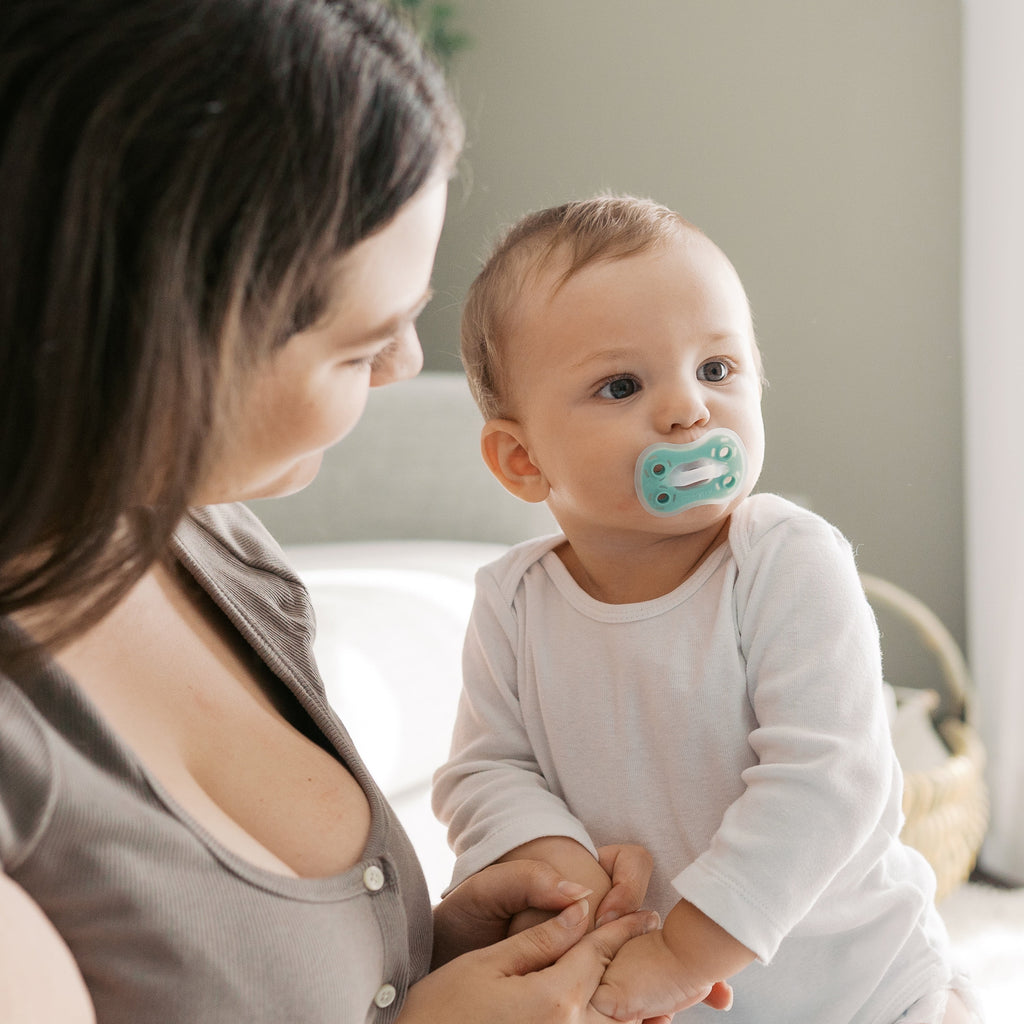 Advantage Lightweight One-Piece Silicone Baby Pacifier, Fully Symmetrical Soother, Neutral, 6-18M, BPA Free, 3 Pack