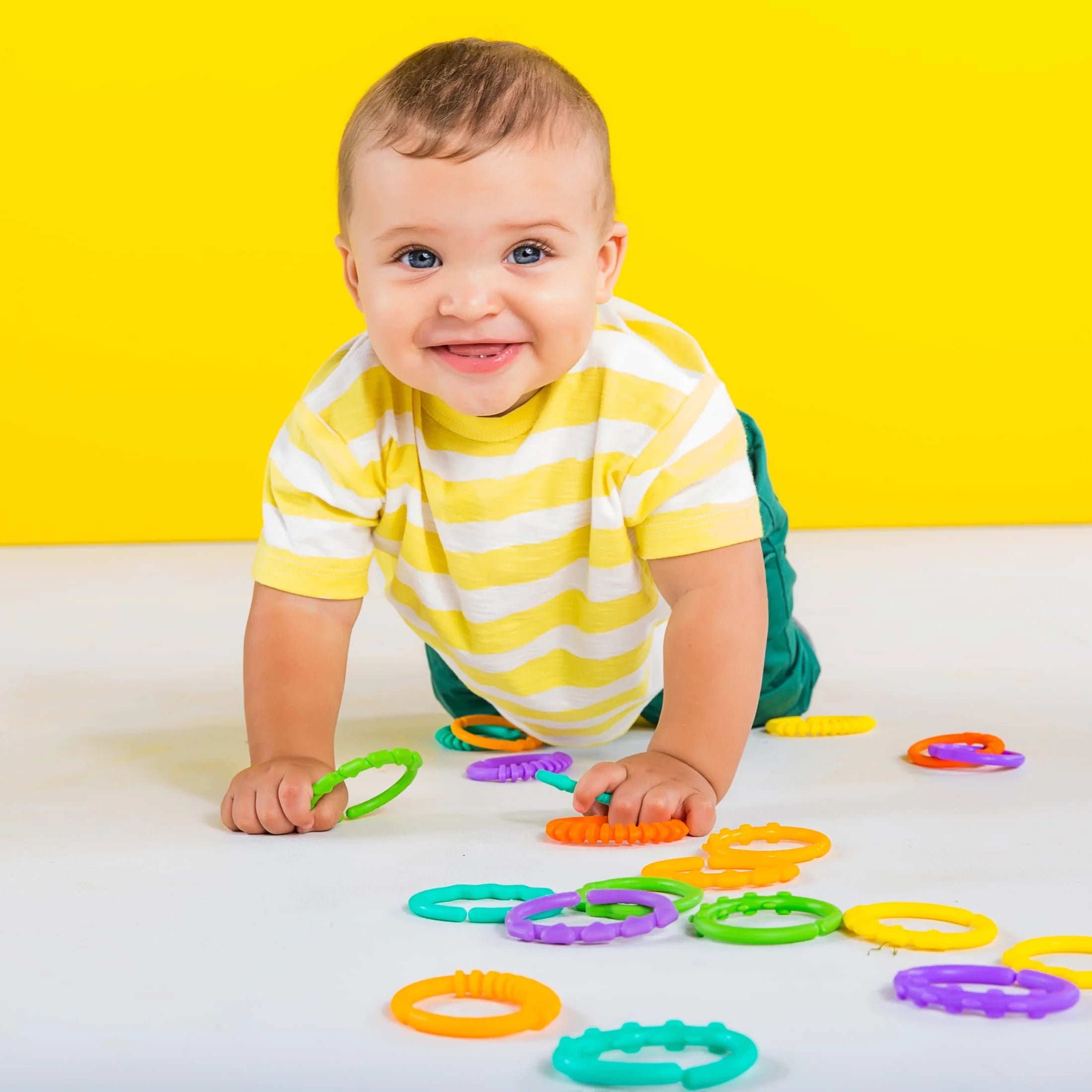 Lots of Links Take-Along Toys, Ages Newborn +
