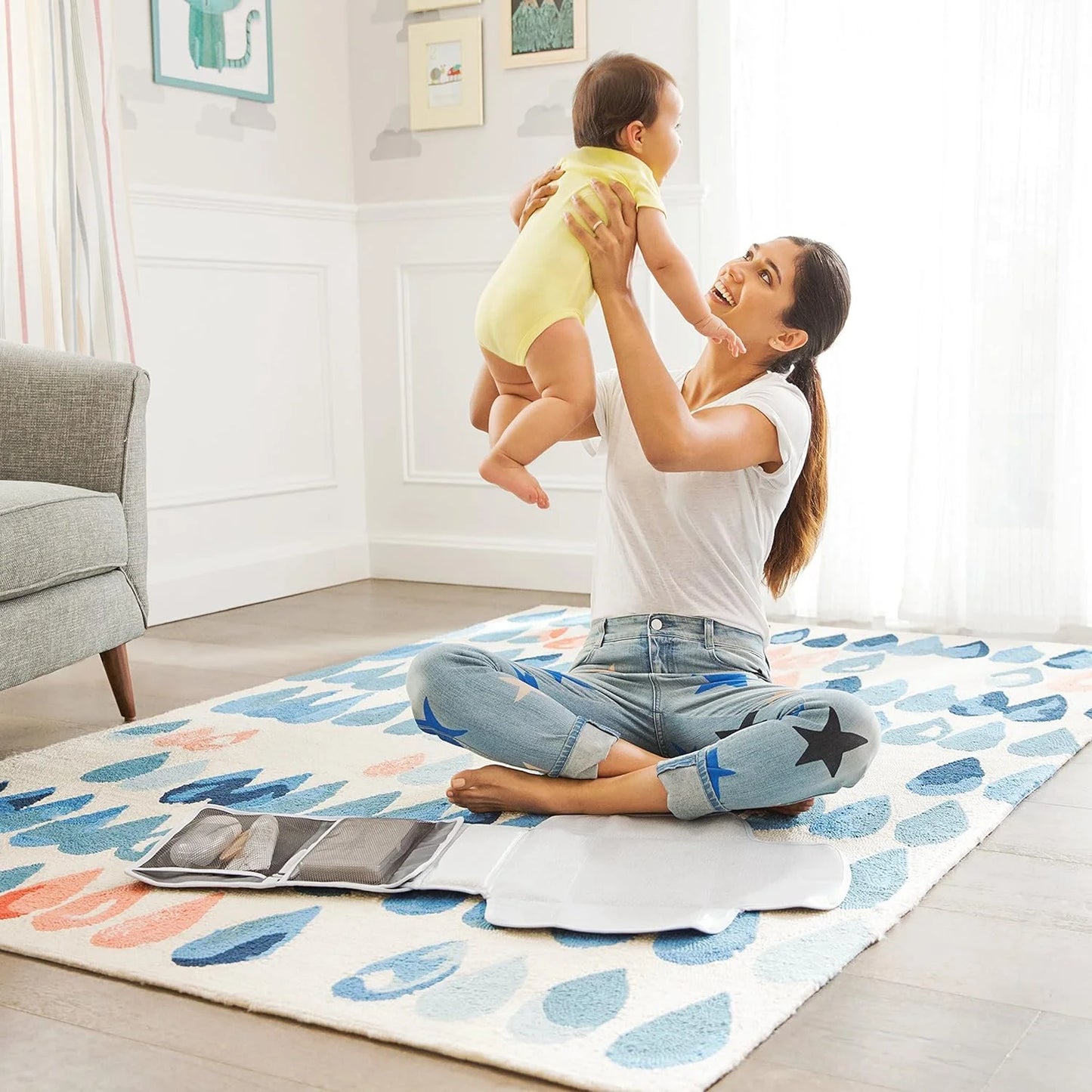 Munchkin® Go Change™ Portable Diaper Changing Kit with Changing Pad and Wipes Case, Gray, Unisex