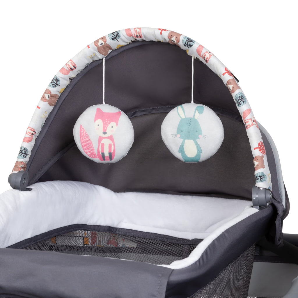 Lil Snooze Deluxe II Nursery Center Playard – Full-Size Bassinet, Changing Table & Tote Bag