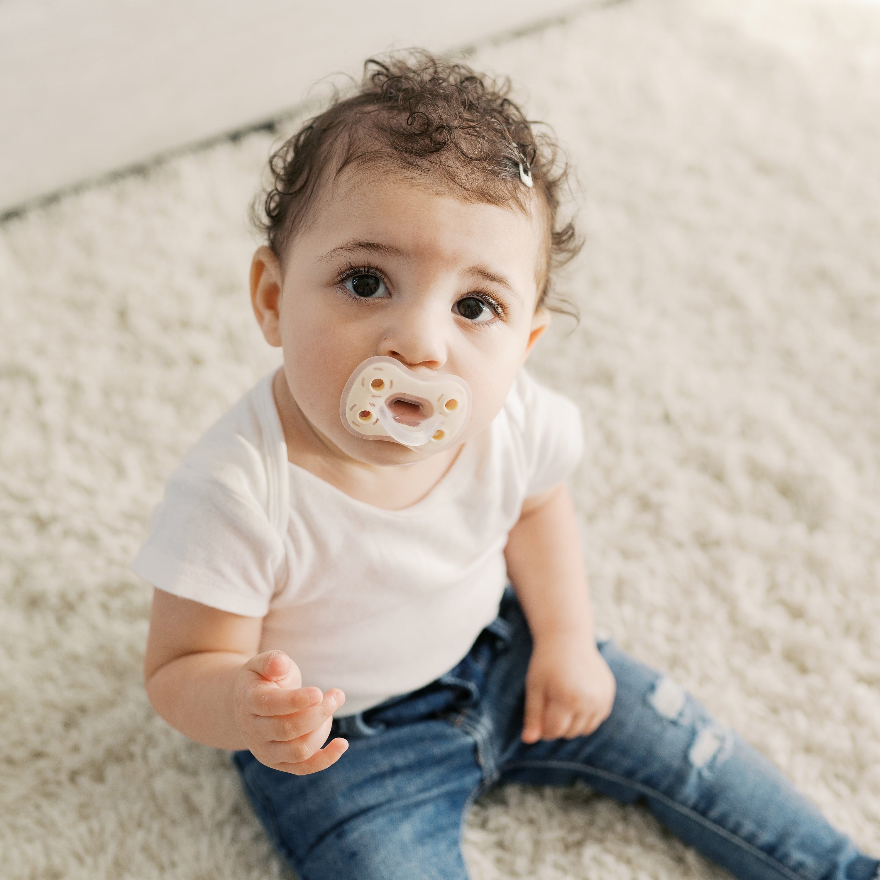 Advantage Lightweight One-Piece Silicone Baby Pacifier, Fully Symmetrical Soother, Neutral, 6-18M, BPA Free, 3 Pack