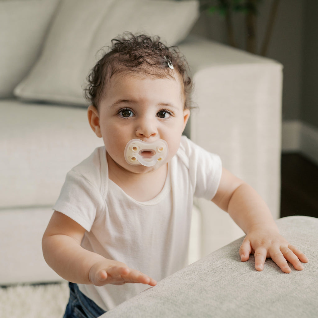 Advantage Lightweight One-Piece Silicone Baby Pacifier, Fully Symmetrical Soother, Neutral, 6-18M, BPA Free, 3 Pack