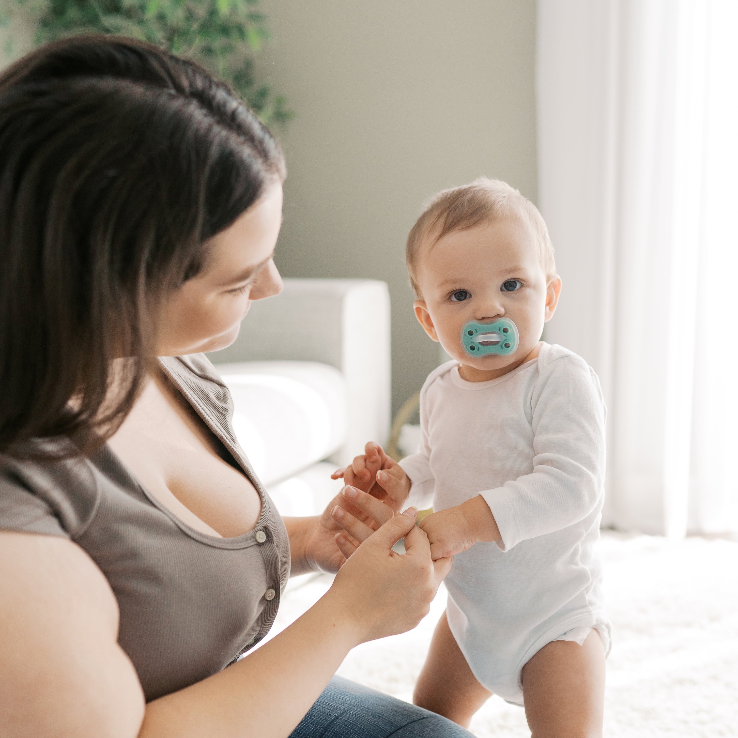 Advantage Lightweight One-Piece Silicone Baby Pacifier, Fully Symmetrical Soother, Neutral, 6-18M, BPA Free, 3 Pack