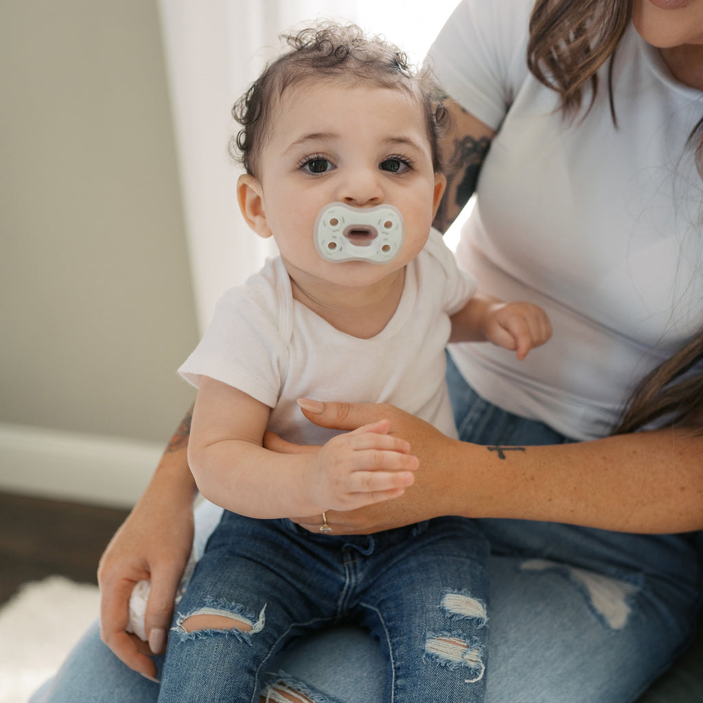 Advantage Lightweight One-Piece Silicone Baby Pacifier, Fully Symmetrical Soother, Neutral, 6-18M, BPA Free, 3 Pack